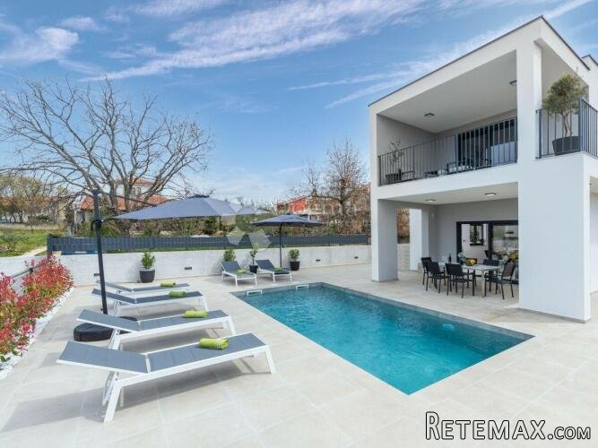 VILLA S BAZENOM I JACUZZIJEM - Poreč - 2