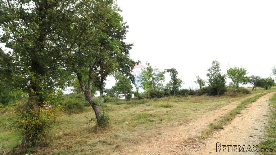 SV. LOVREČ, okolica- građevinsko zemljište s projektom - 4