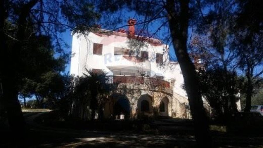 Istra, Banjole, apartmanska kuća 300m od mora