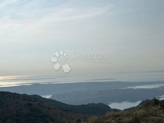 BAŠKE OŠTARIJE 22000m2 !!! SNIŽENO !!!