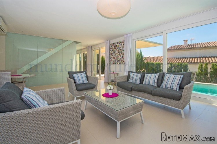 Modern two storey house of 405 m2, located in the area of.. - 3