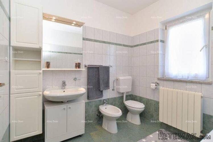 Na prodaju kuća s apartmanima u Štinjanu. - 3