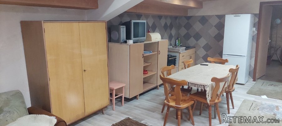 Porodicna kuca sa pomocnim objektom - 3