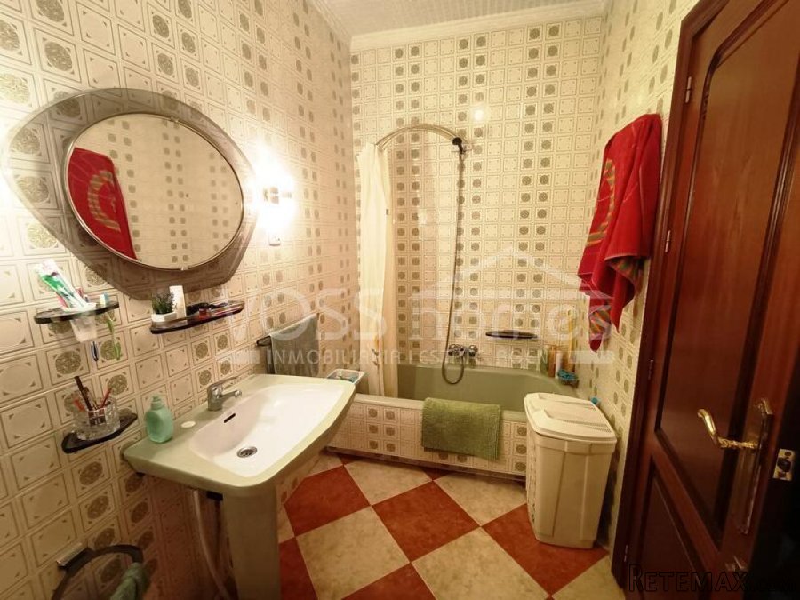 NEW LISTING TO VOSS HOMES - A large 4 bed, 2 bath Town.. - 14