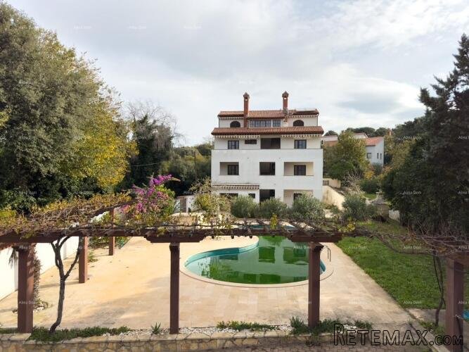 Prodajemo kuću sa sedam apartmana na velikoj okućnici sa b.. - 4