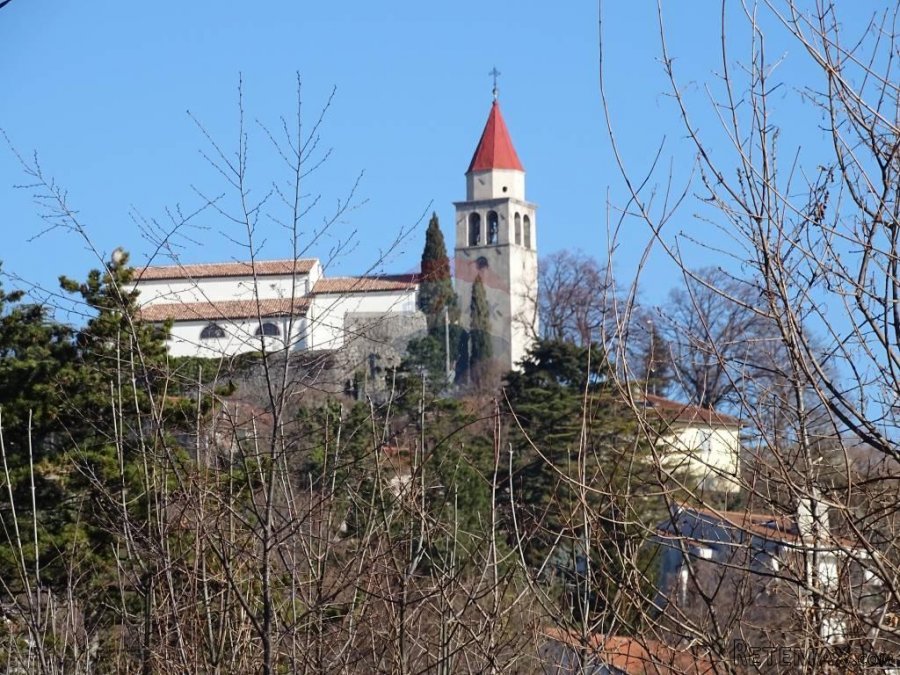 Veprinac - veliki teren za turističku namjenu !