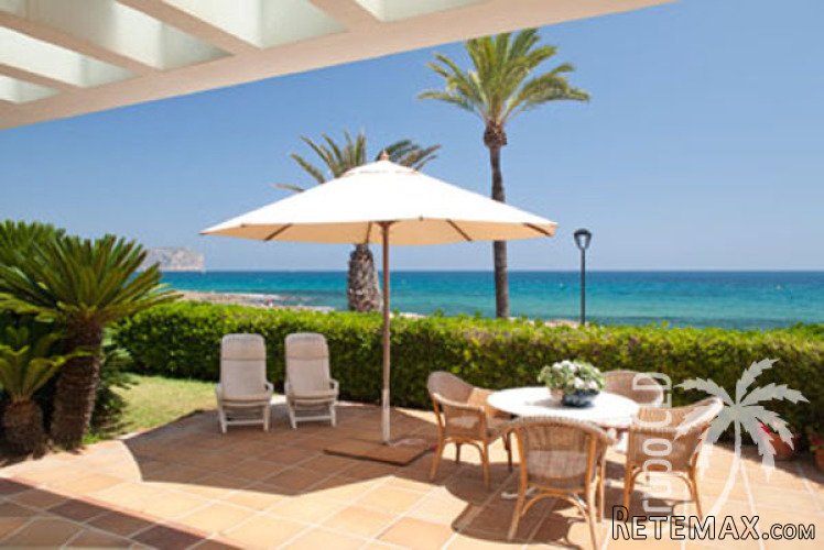 This truly paradisiacal property, in a spectacular location..
