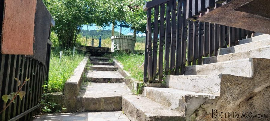 Porodicna kuca sa pomocnim objektom - 8