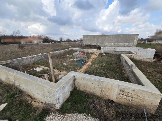 Istra, Kanfanar okolica - zemljište s građevinskom dozvolom - 2