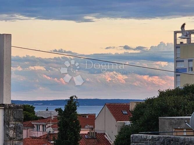 STAN SPLIT KOMPLETNO RENOVIRAN I NAMJEŠTEN - LUČAC / MANUŠ
