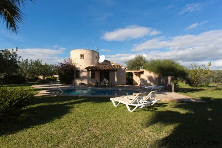 This is an absolutely marvelous small country house located.. - 2
