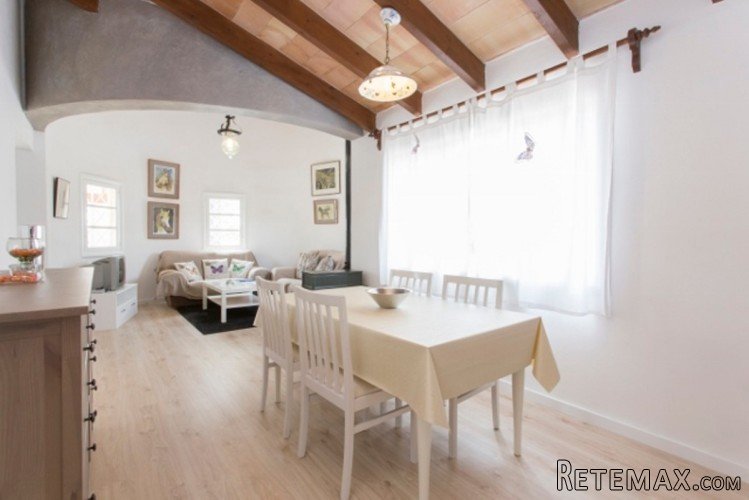 This is an absolutely marvelous small country house located.. - 5