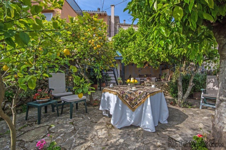 Fabulous townhouse, reformed to a really high standard..
