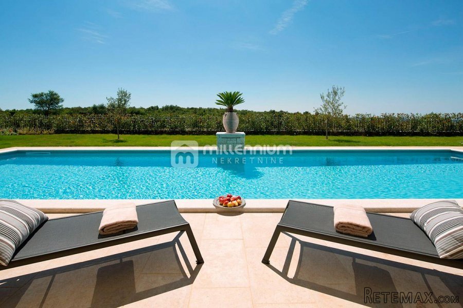 Istra, okolica Rovinja, exclusivna vila s bazenom - 5