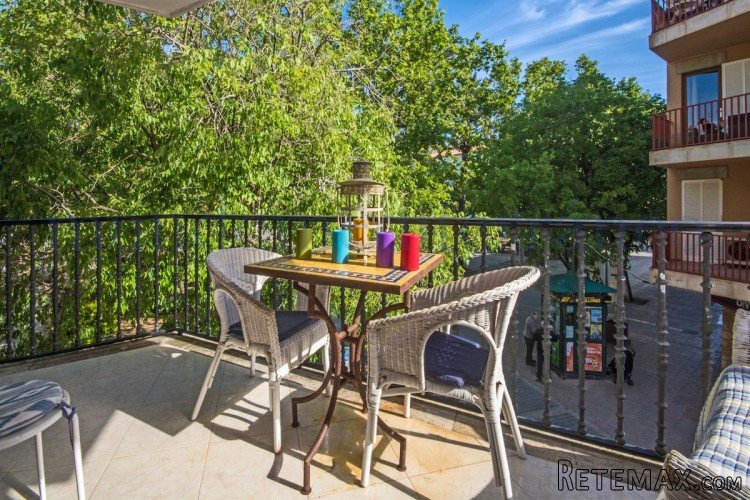 Great town center apartment, centrally located, right in..