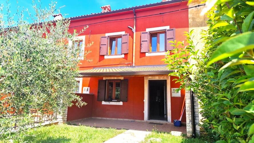 Istra,Buje-Autohtona kuća s 3 spavaće sobe