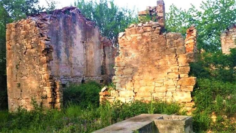 Istra,Kaštelir-Autohtono imanje s 40000 m2 zemljišta - 2