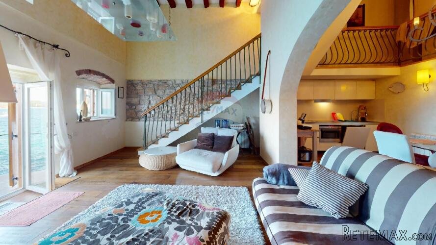 Rovinj,stan i poslovni prostor-ulica Švalba- na samom moru-2 - 3