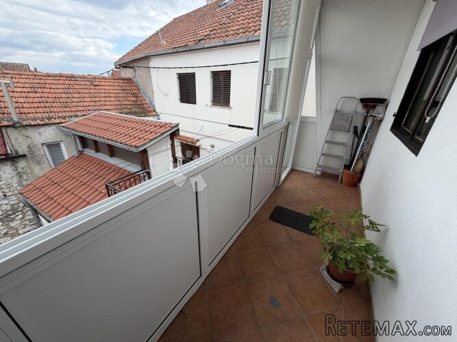 Tisno – Kuća u nizu na odličnoj lokaciji - 3