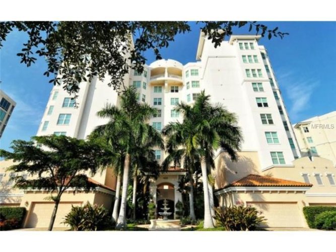 3 bedroom Town House For Sale: 409 N..