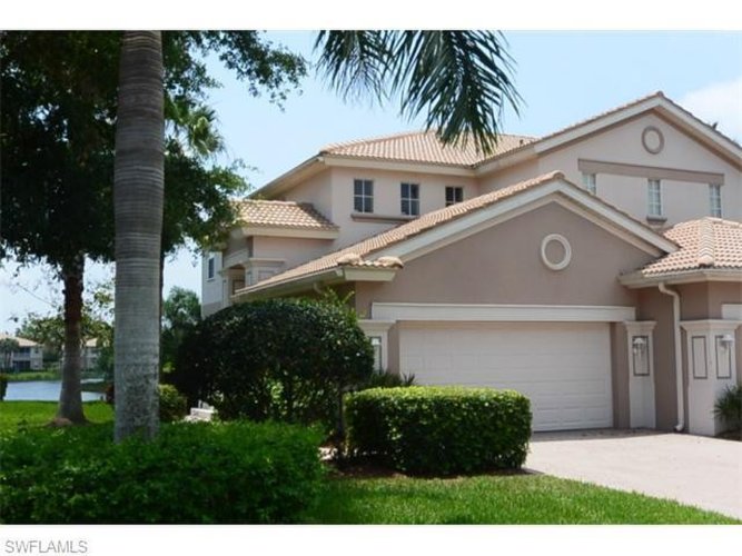 3 bedroom Condominium For Sale: Fort..