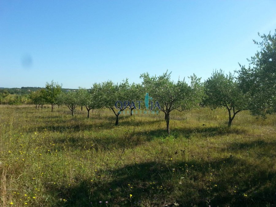 Poreč Špadići građevinsko zemljište 1383 m2