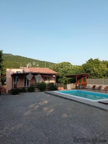 HRELJIN SAMOSTOJEĆA KUĆA SA DVA STANA