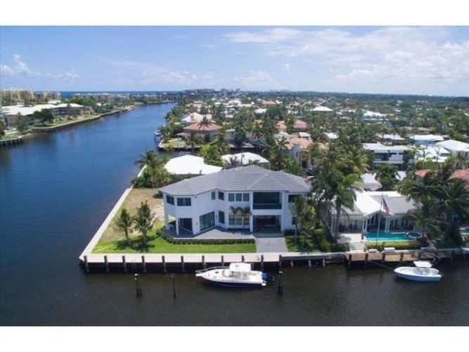 4 bedroom House For Sale: 1653..