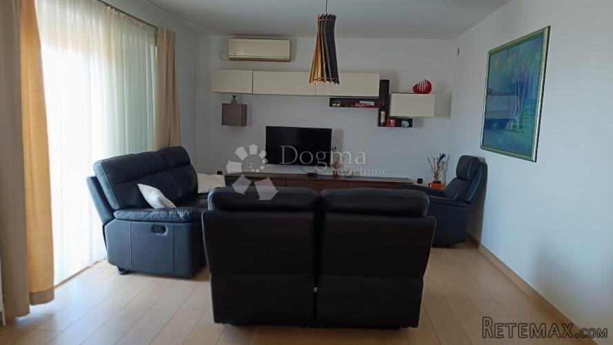 Novi Vinodolski, prekrasan stan 120 m2, bazen, parking, pril - 2
