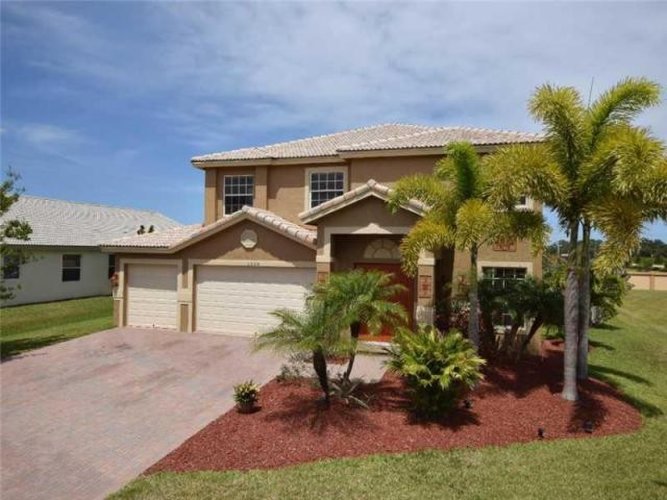 5 bedroom House For Sale: 1220 AMETHYST..