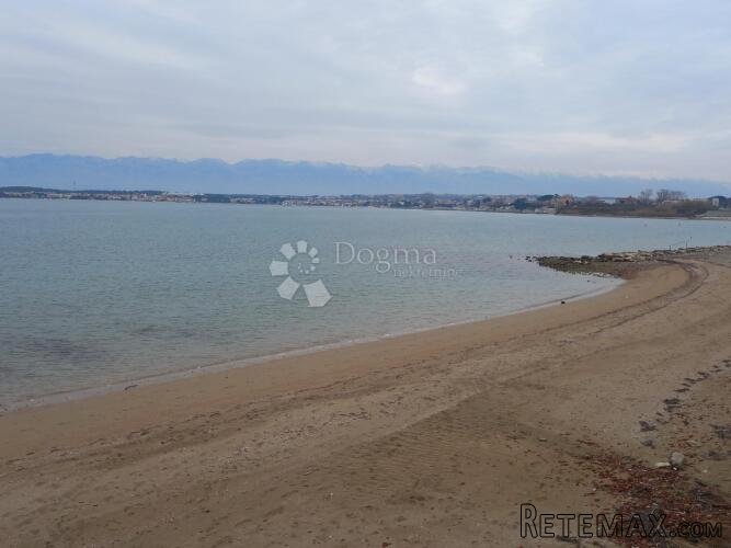 APARTMAN NIN-prvi red do mora