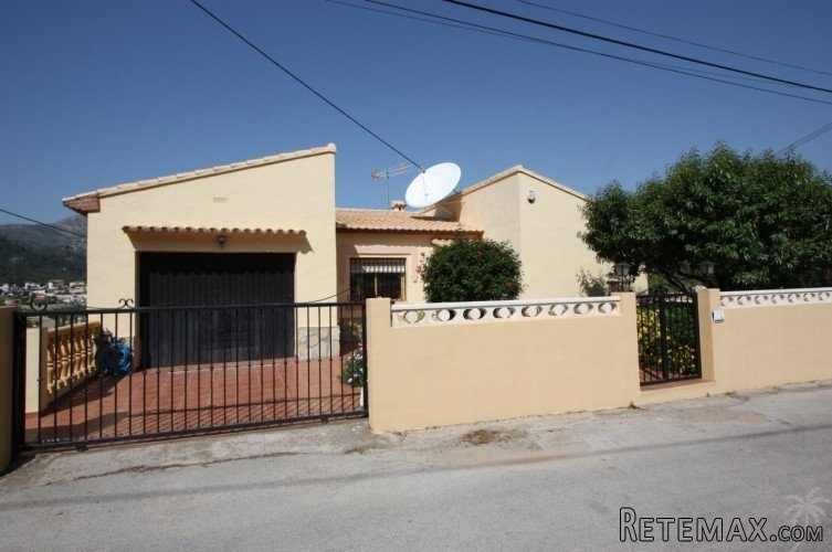 This 3/4 bedroom villa is close to the village of.. - 3