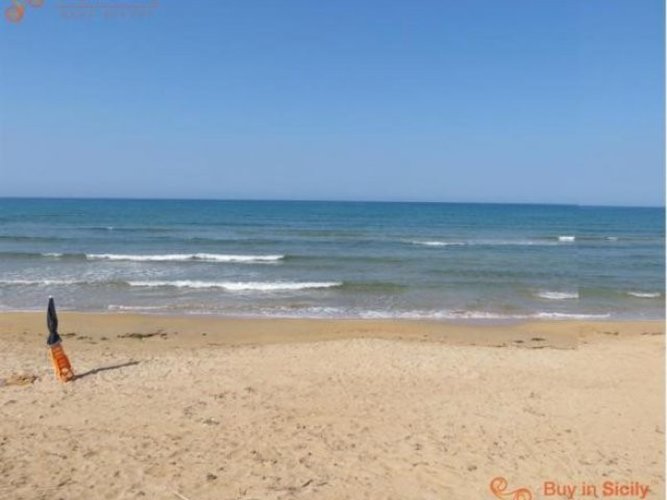 2 bedroom Terraced House For Sale:..