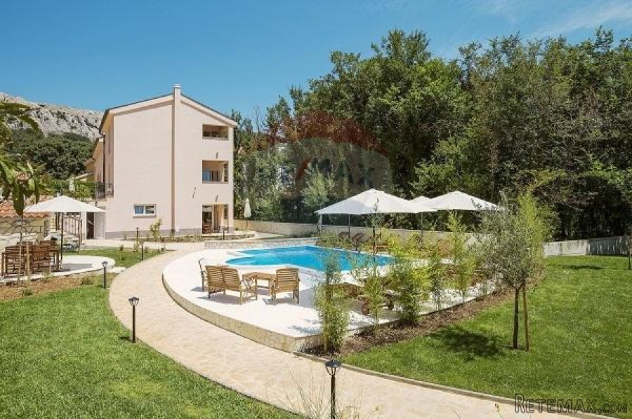 Baška - prekrasna villa s bazenom