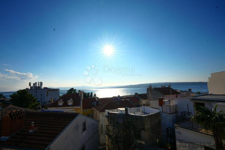 CENTAR CRIKVENICE - KUĆA S KROVNOM TERASOM