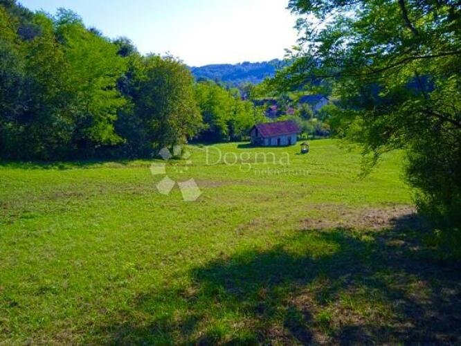 Impresivna građevna parcela na divnoj lokaciji! 22.000 m2!