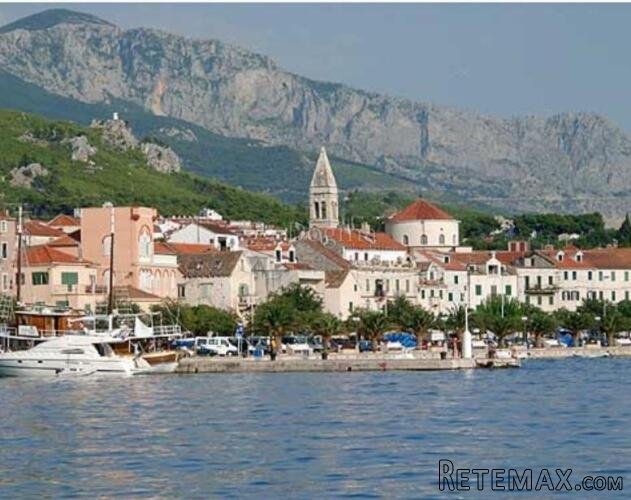 Stan u prizemlju, Makarska riva