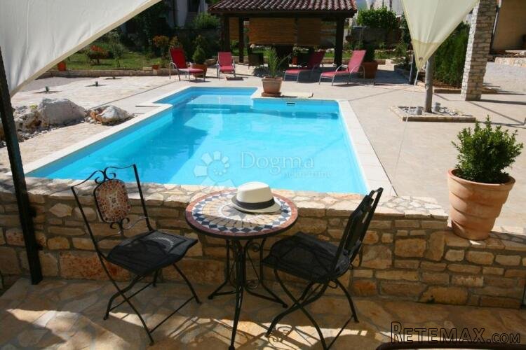 Prekrasna istarska villa s bazenom, 220 m² i 5 en-suite spav - 2