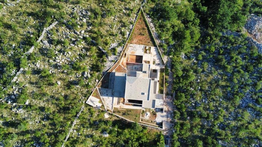 Starigrad Paklenica - vila, garaža, bazen, igralište, osama - 2