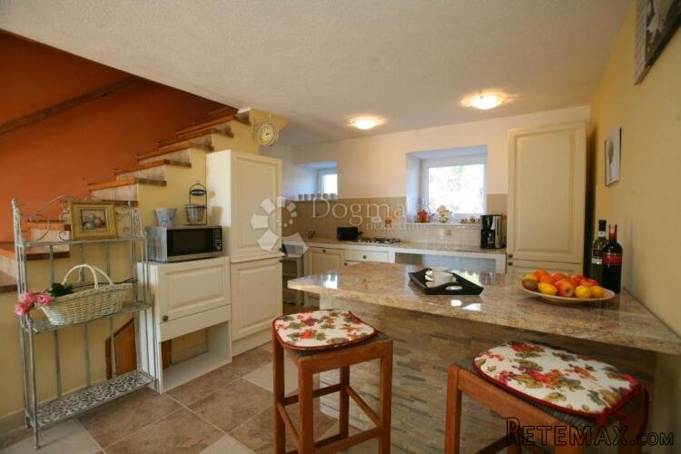 Prekrasna istarska villa s bazenom, 220 m² i 5 en-suite spav - 3