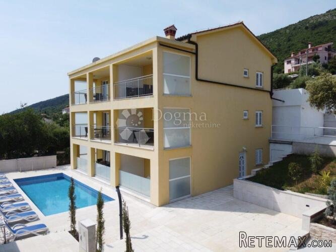 Apartmanska kuća sa pogledom na Kvarner