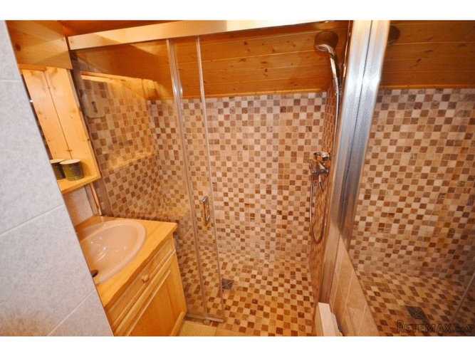 2 Bedroom Apartment Les Castors, Morzine - 2