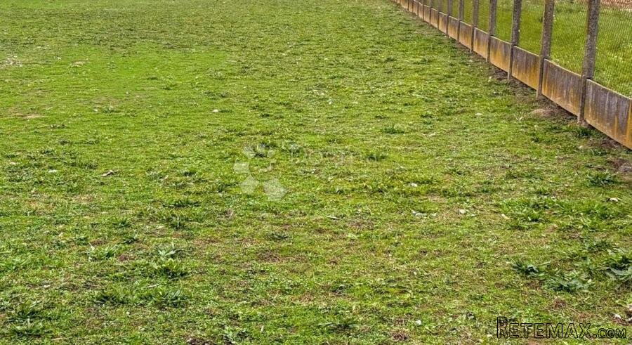 Građevinsko zemljište s izvrsnom prometnom povezanošću i bli