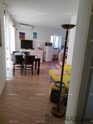 Prodaje se dvoetažni stan, 82 m2, u Brtonigli - 2