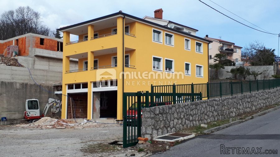 Kastav, 330m2, kuća s dva stana i poslovnim prostorom