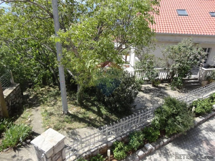 KOSTRENA, dvoetažni stan - 6
