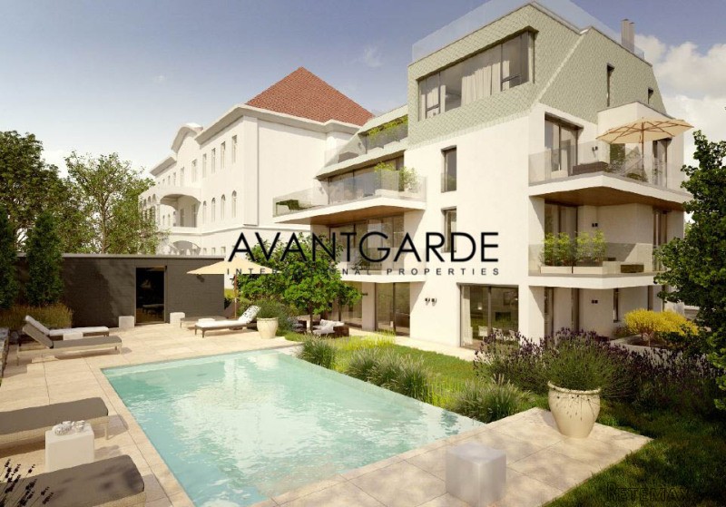 Luxurious park view apartment