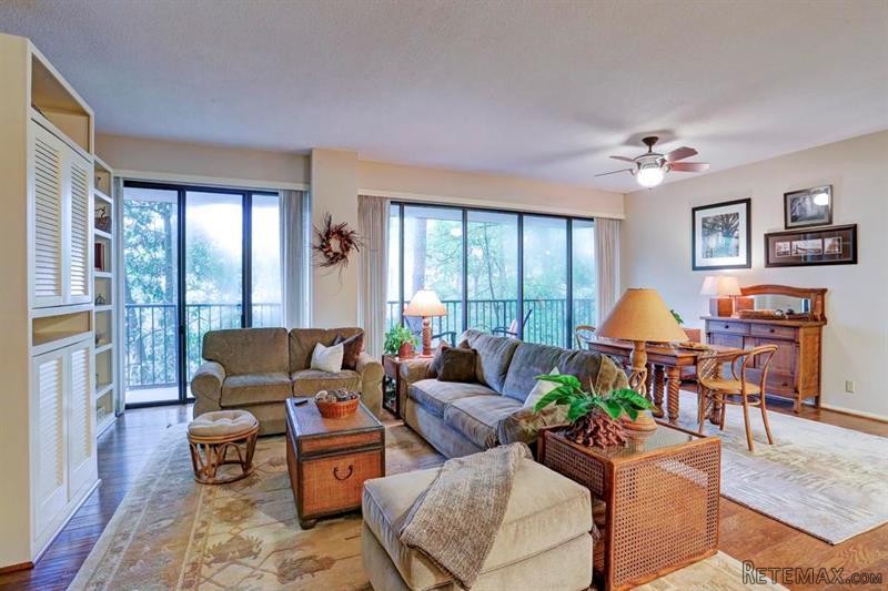 2 bedroom Flat For Sale: 9333 Memorial..