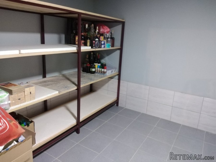 Prodajem kucu sa poslovnim prostorom - 10