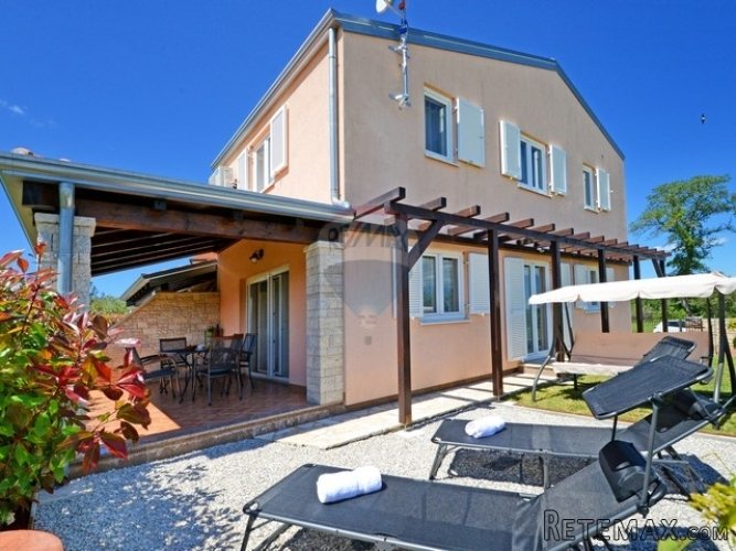 Istra, Poreč- Dvojna kuća s dvorištem, novogradnja